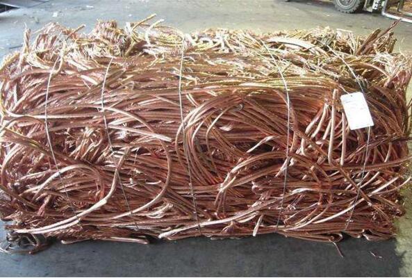 收购废铁多少钱一吨